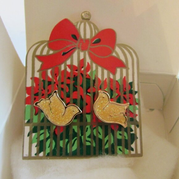 Avon 1988 Shimmering Dove Pierced Earrings NIB - Picture 2 of 10